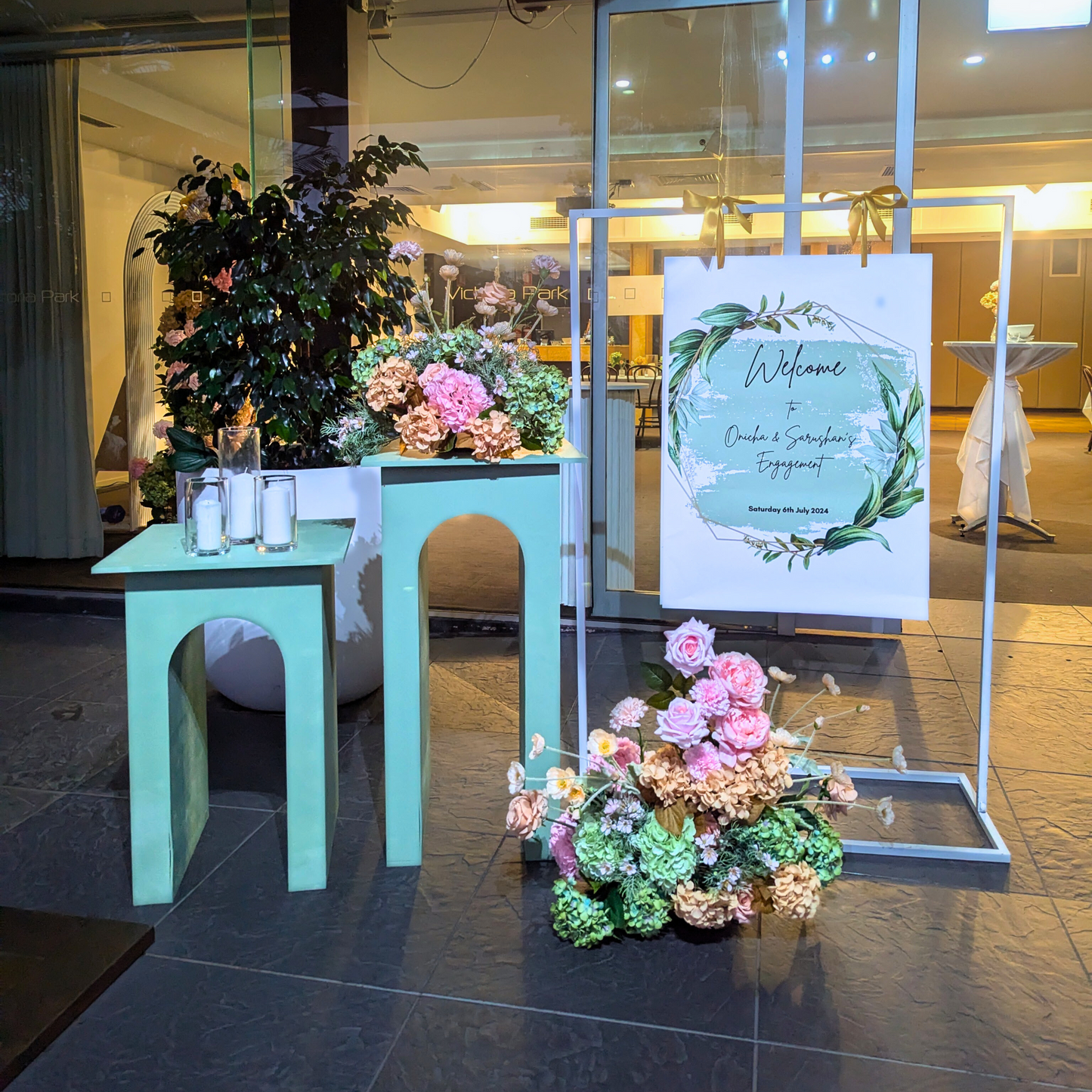 Sophisticated wedding welcome sign with candlelight. Prop hire, Prop hiring, Prop hire, event stylists Brisbane, brisbane event styling, brisbane event styling, event stylist Brisbane, Brisbane Wedding, Gold Coast Wedding, Floral Styling, Lush & Lavish Events, Brisbane Tablescape, Gold Coast Tablescapes, Brisbane Candle Hire