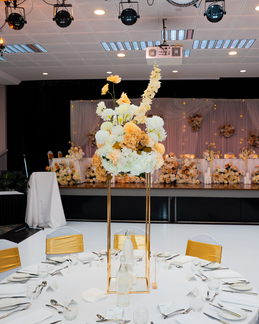 Gold Plints Gold Plinth with Frosted Perspex Top for Weddings & Events | Luxury ...