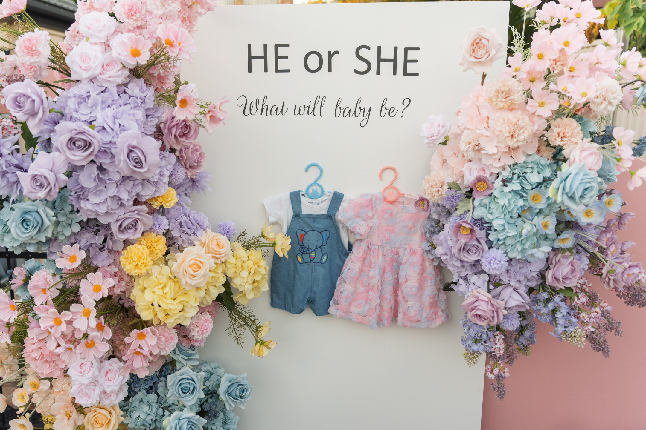Luxury pastel floral baby shower and gender reveal styling by Lush & Lavish Events in Brisbane featuring arches, floral arrangements and elegant celebration décor