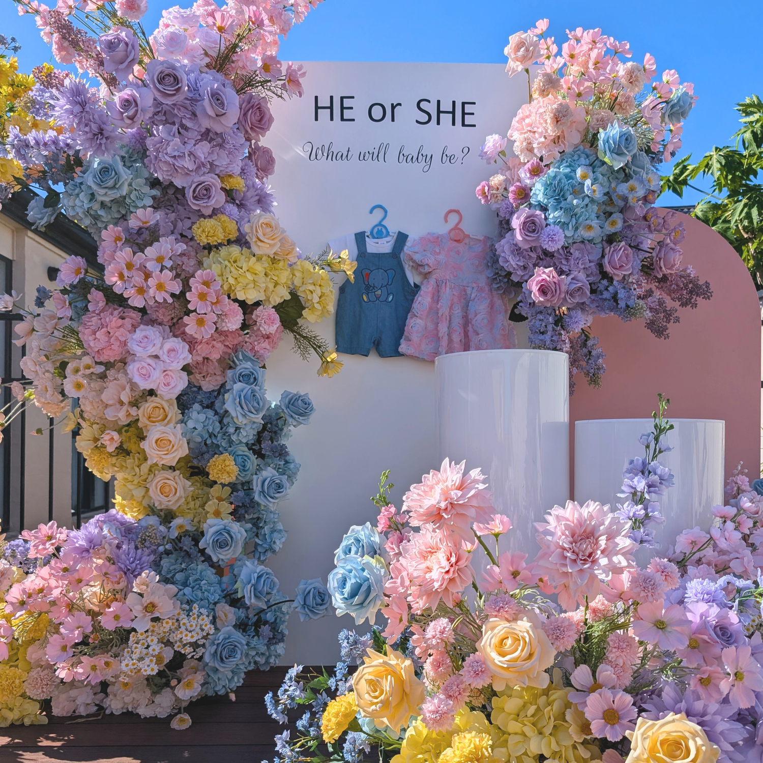 Luxury pastel floral baby shower and gender reveal styling by Lush & Lavish Events in Brisbane featuring arches, floral arrangements and elegant celebration décor