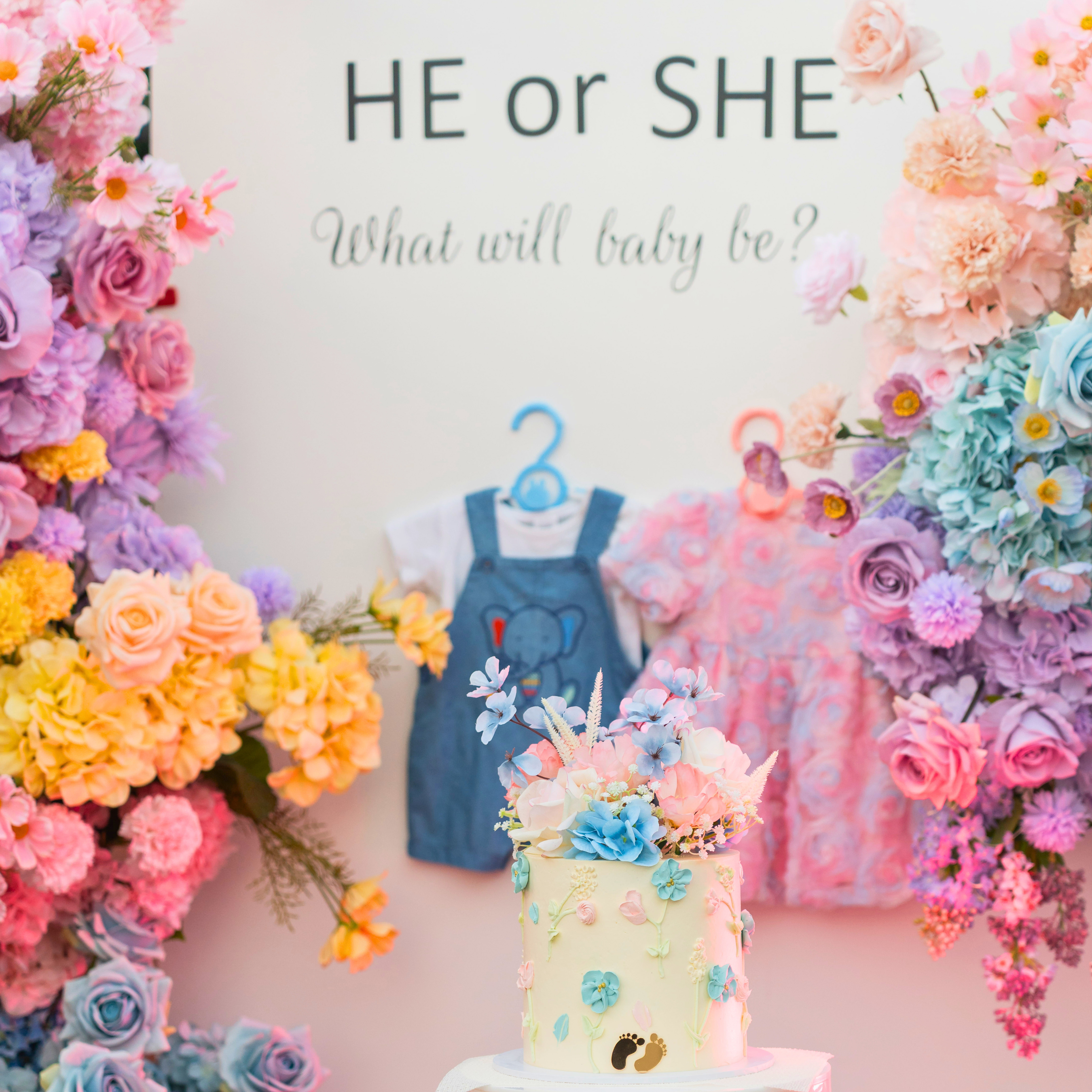 Luxury pastel floral baby shower and gender reveal styling by Lush & Lavish Events in Brisbane featuring arches, floral arrangements and elegant celebration décor